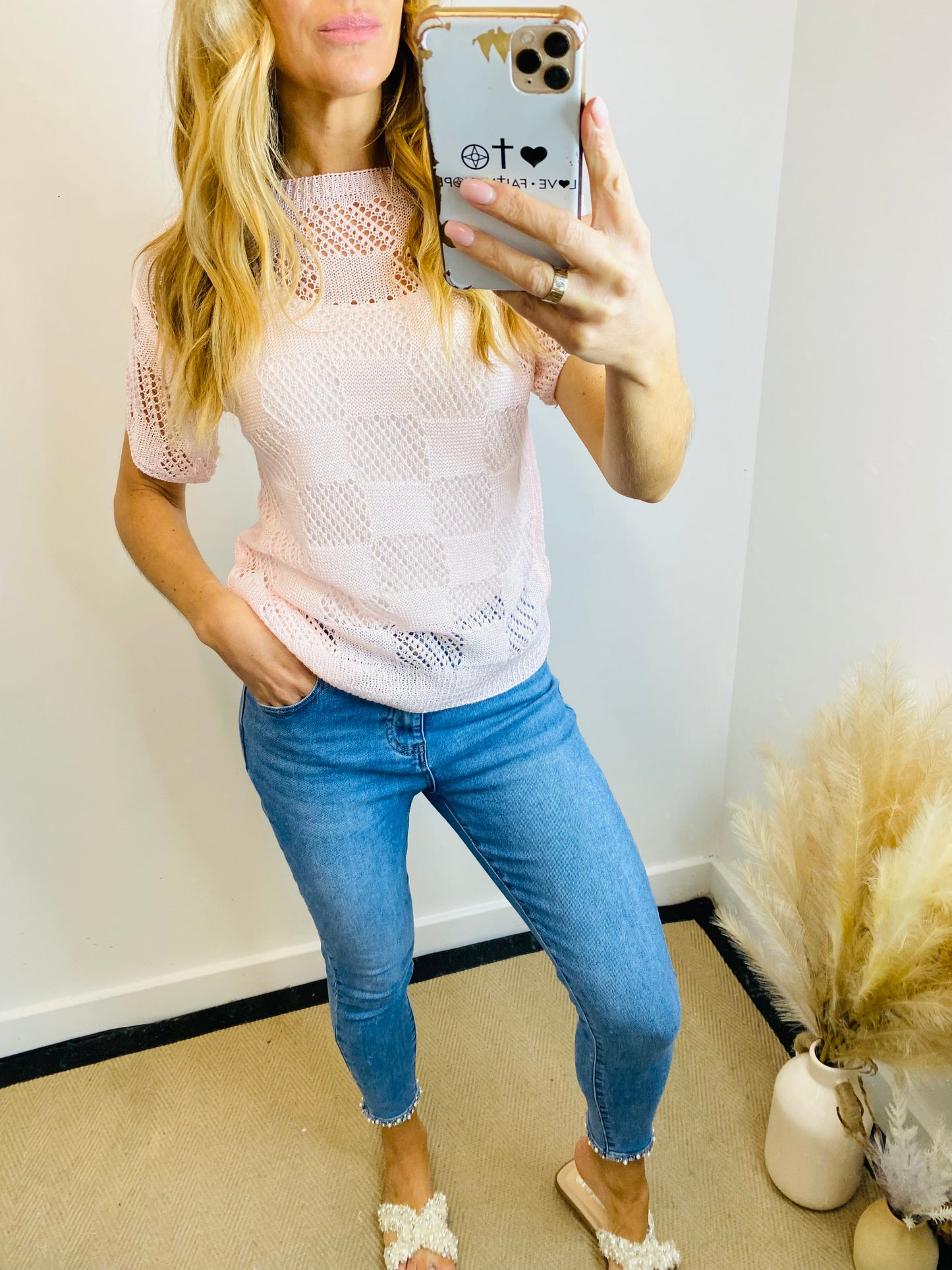 ZEENA - Fine Knit Short Sleeve Top In Pale Pink