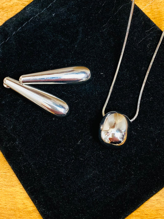 BUNDLE 21 - Silver Drop Earrings & Necklace With Pouch