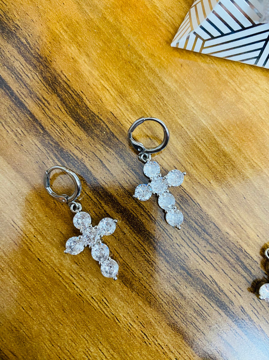 SILVER DIAMANTE CROSS NECKLACE & EARRINGS / BOX