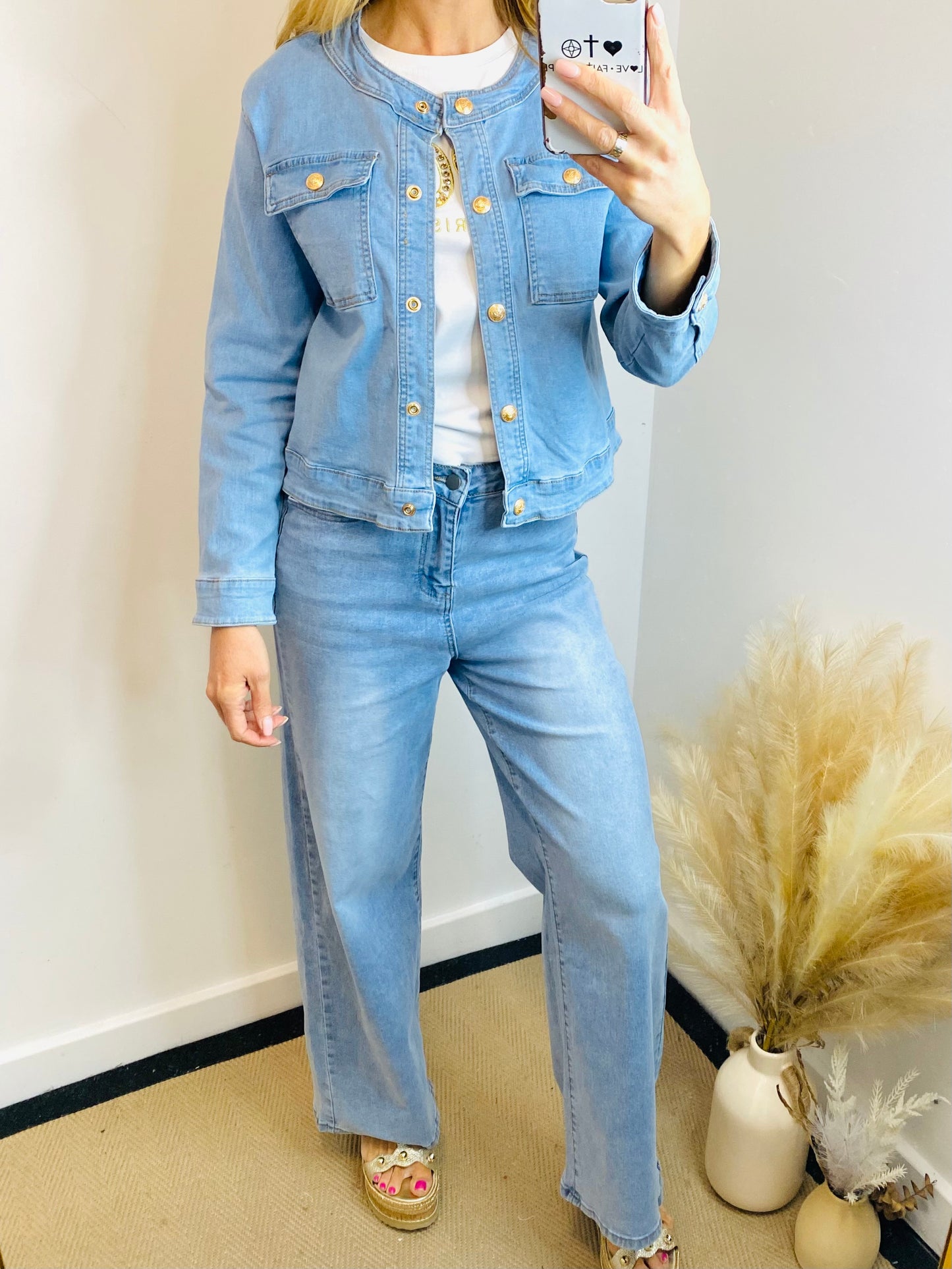 CALLIE - Light Wash Collarless Denim Jacket