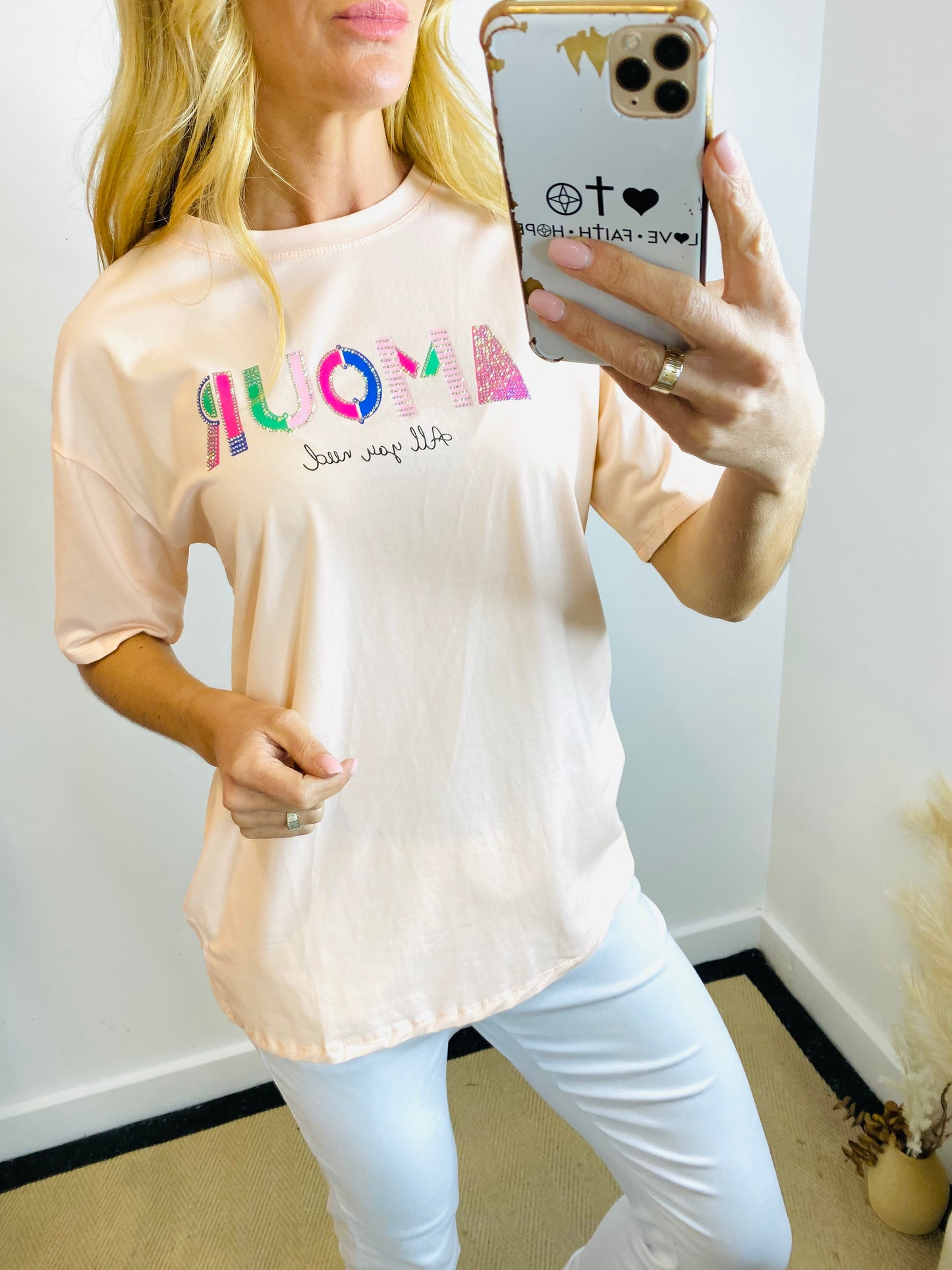 ANDI - Amour Slogan Loose Fit T-Shirt