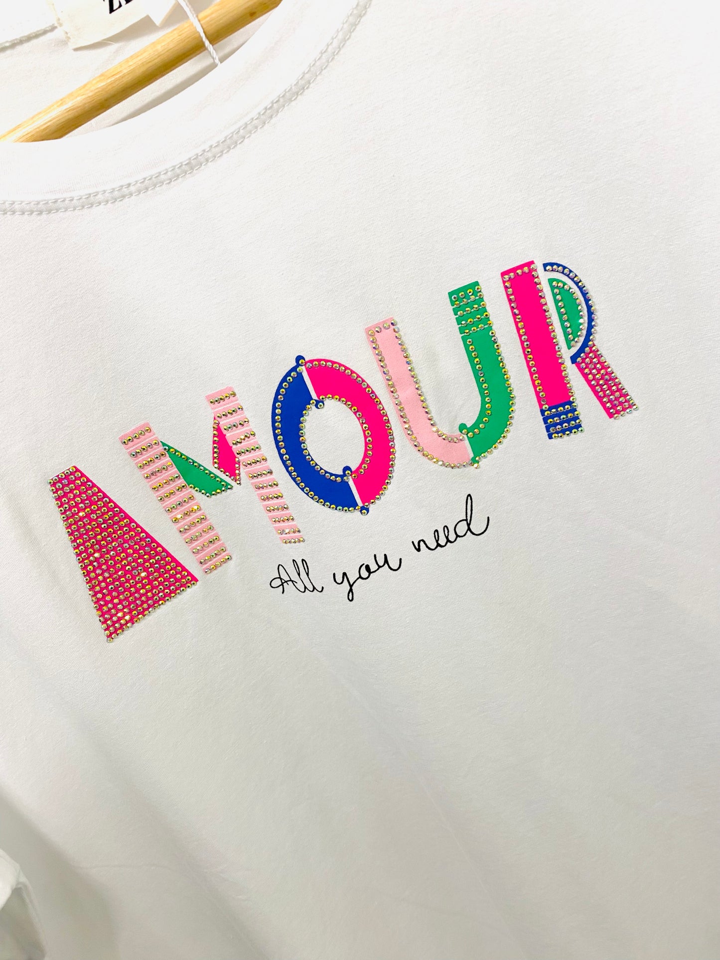 ANDI - Amour Slogan Loose Fit T-Shirt