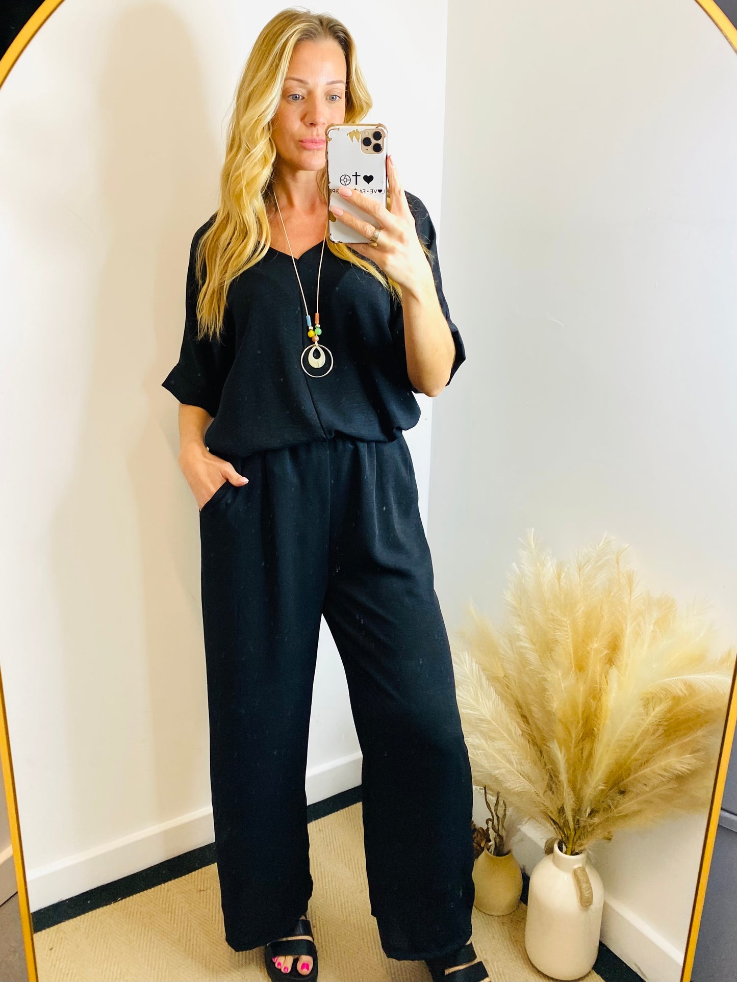 TIFFANY - V Neck Short Sleeve Necklace Co-ord Set In Black