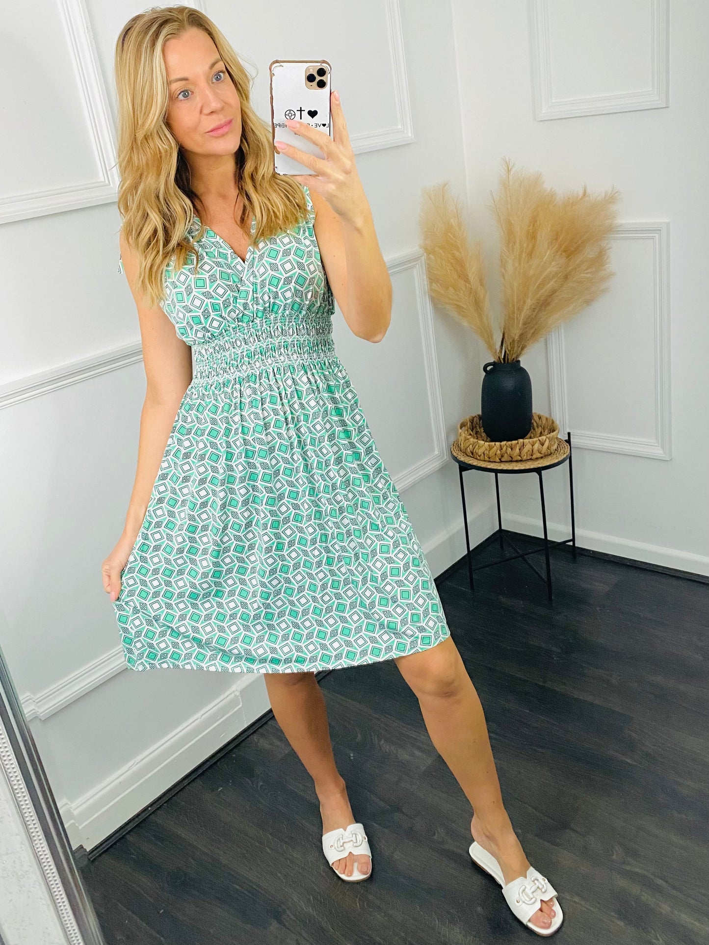 LEANNE - Green Square Short Dress