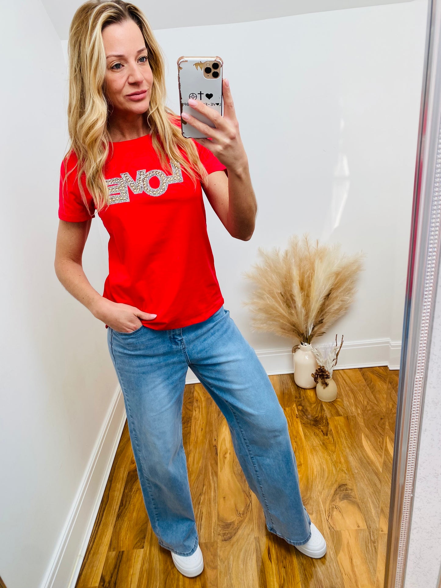 LOLA - Love Fitted T-Shirt