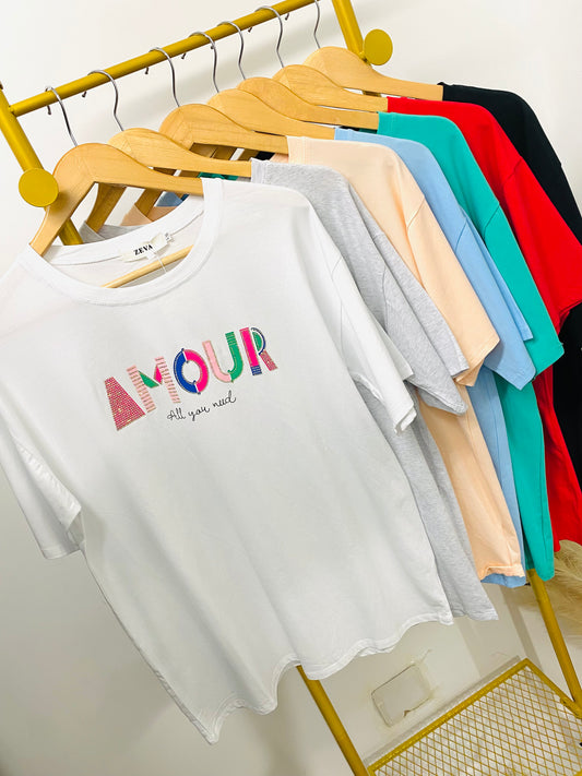 ANDI - Amour Slogan Loose Fit T-Shirt