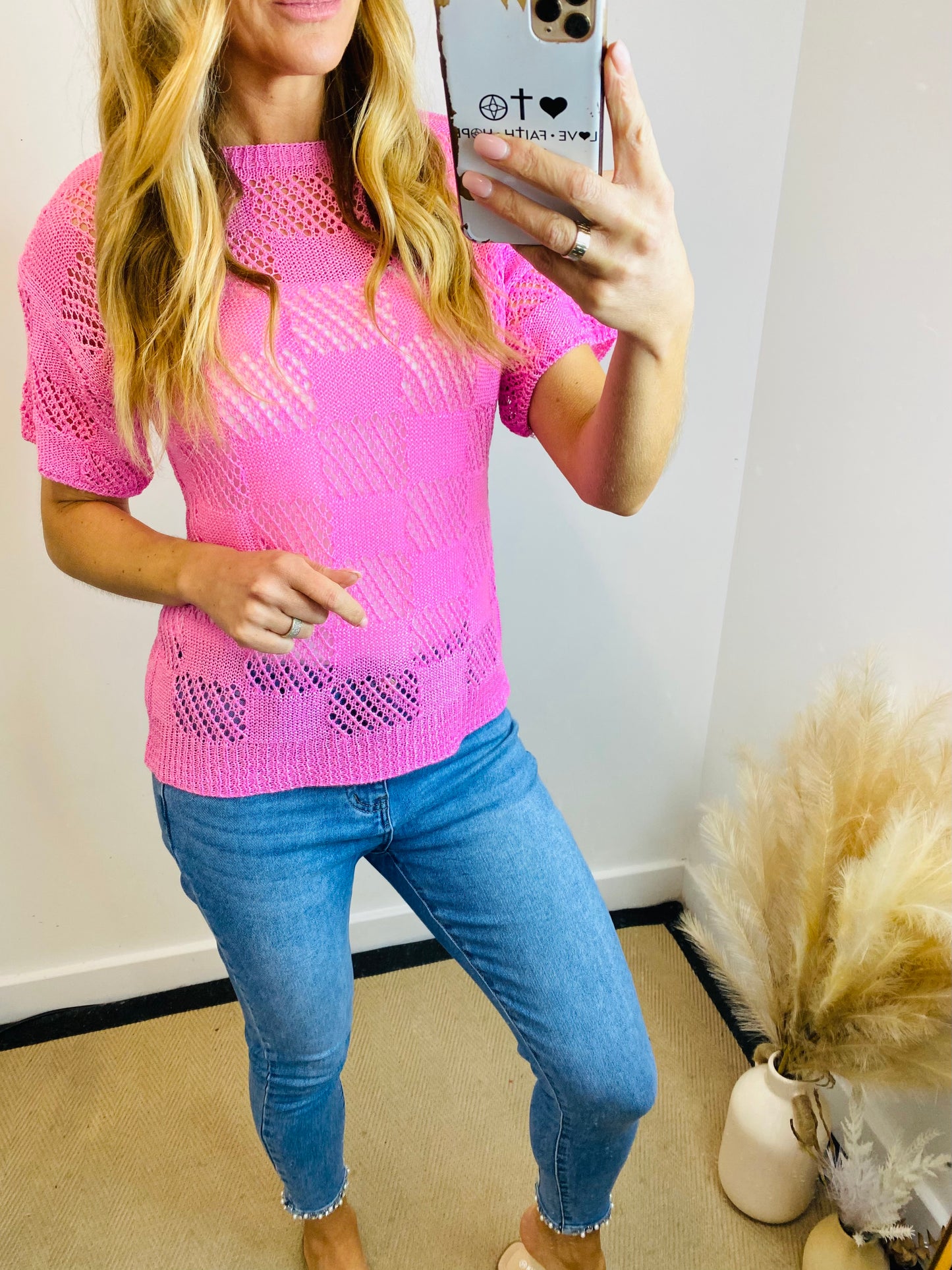 ZEENA - Fine Knit Short Sleeve Top In Hot Pink