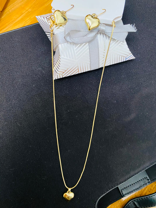 BUNDLE 33 - GOLD HEART EARRINGS & NECKLACE SET