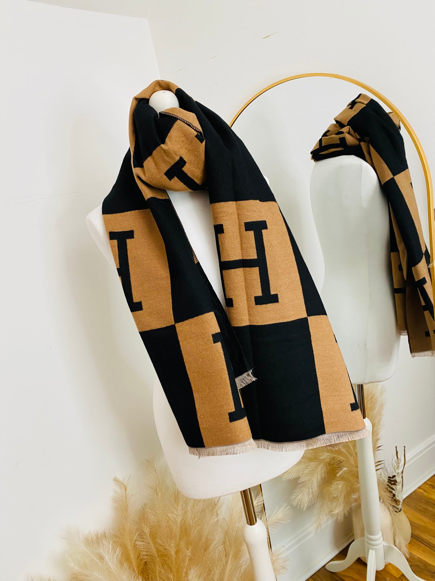 TAN & BLACK H SCARF