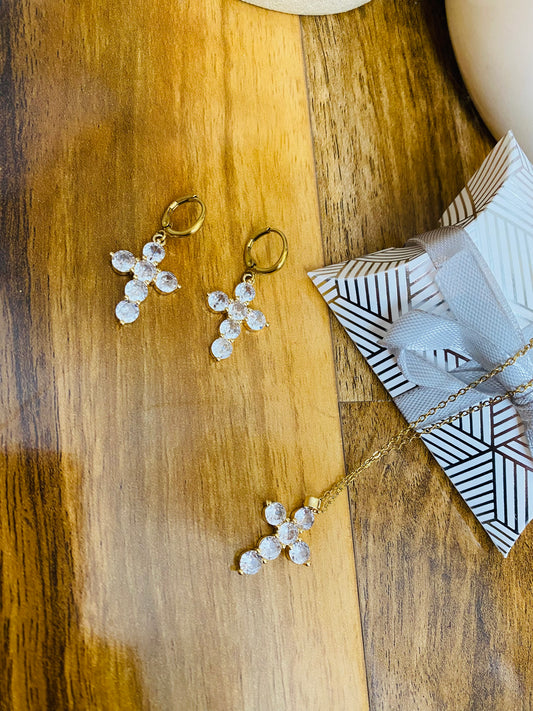 GOLD DIAMANTE CROSS NECKLACE & EARRINGS / BOX