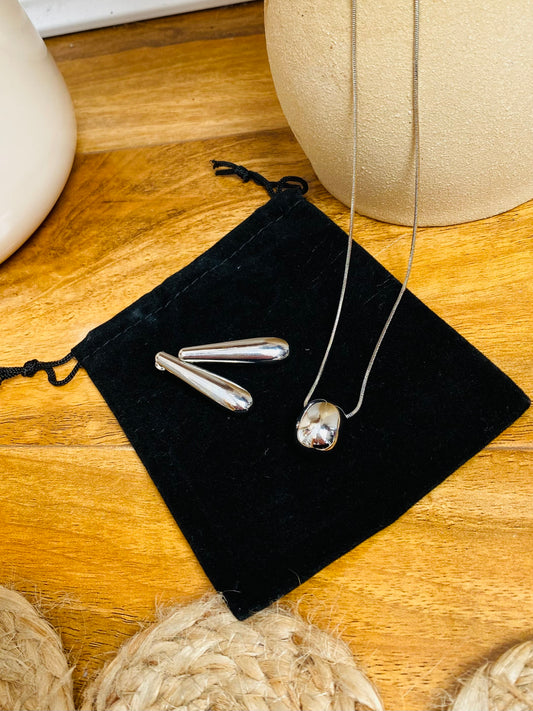 BUNDLE 21 - Silver Drop Earrings & Necklace With Pouch
